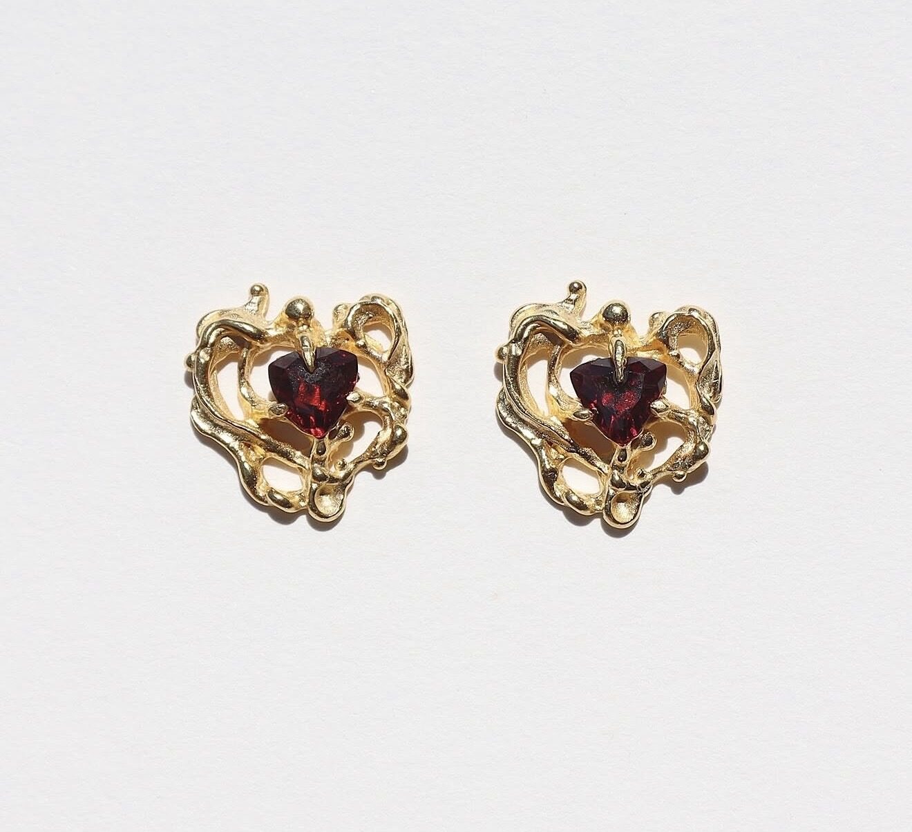 Cordia earrings with Garnet