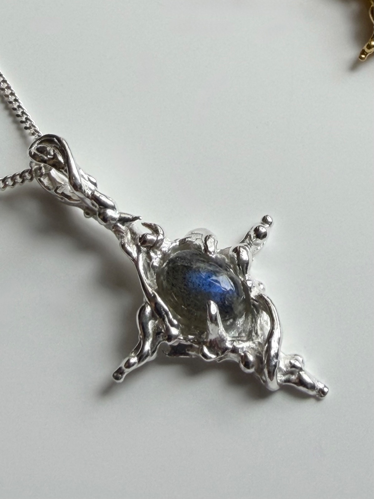 Galadriel Necklace (silver) with labradorite